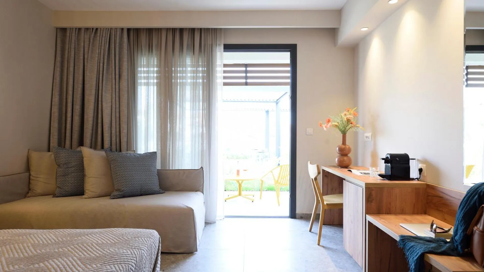 Falena Luxury Rooms Kalyves Polygyrou 호텔